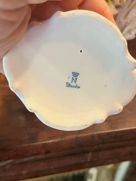 fa622 Small porcelain Dresden Cherub by the fire