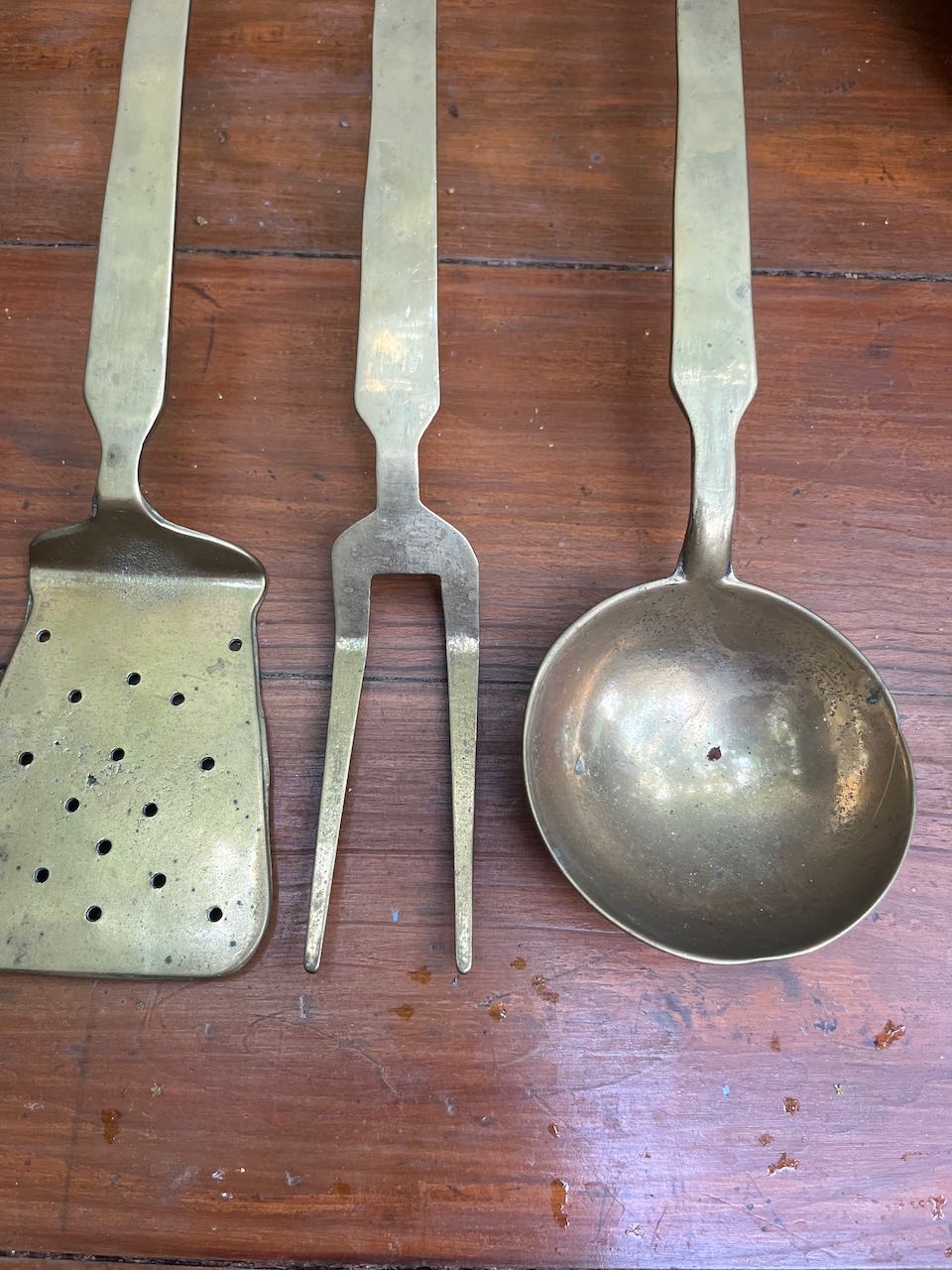 fa639 A set of french vintage brass utensils for the wall