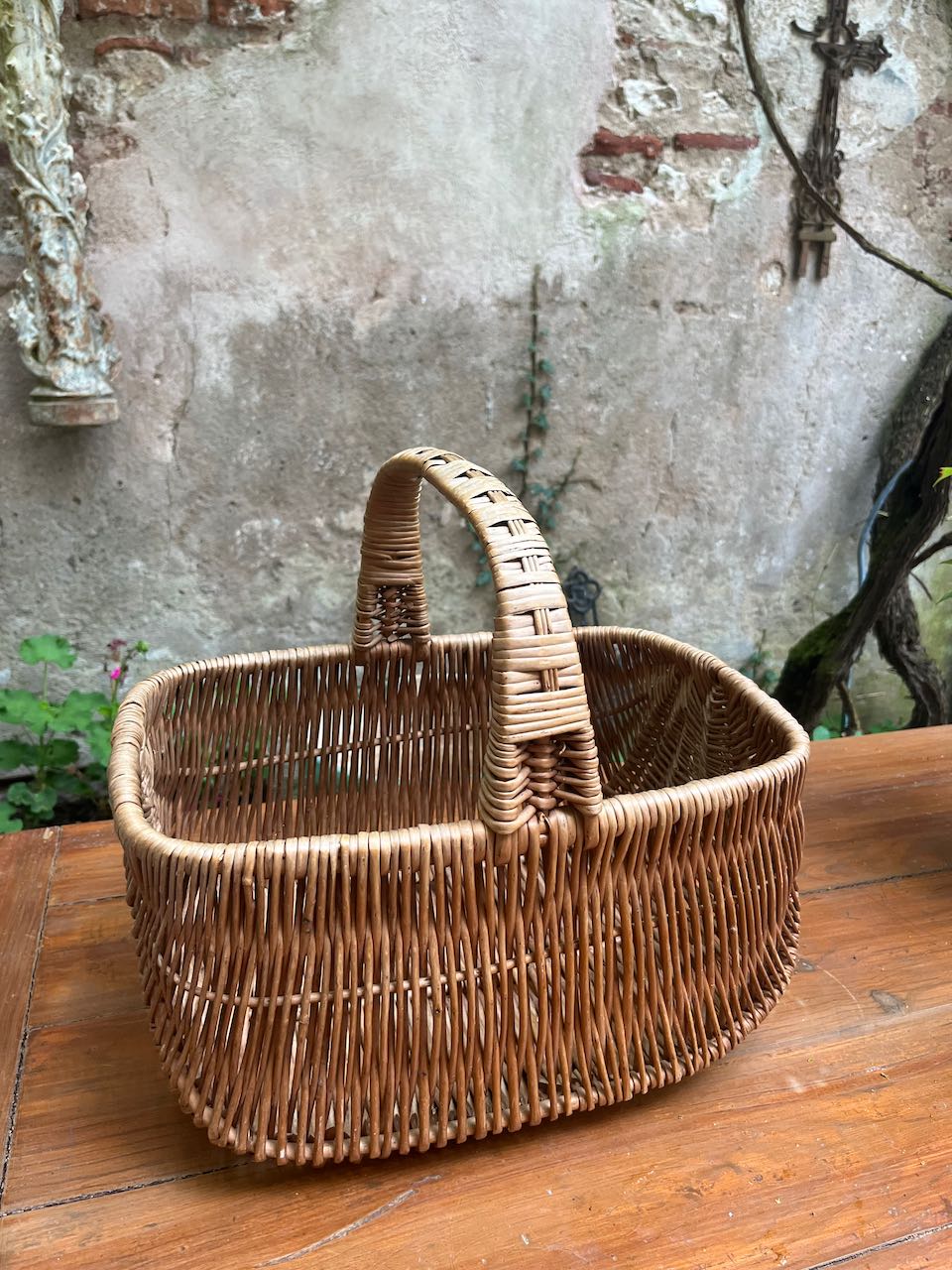 fa631 Deep wooden French vintage shopping Basket