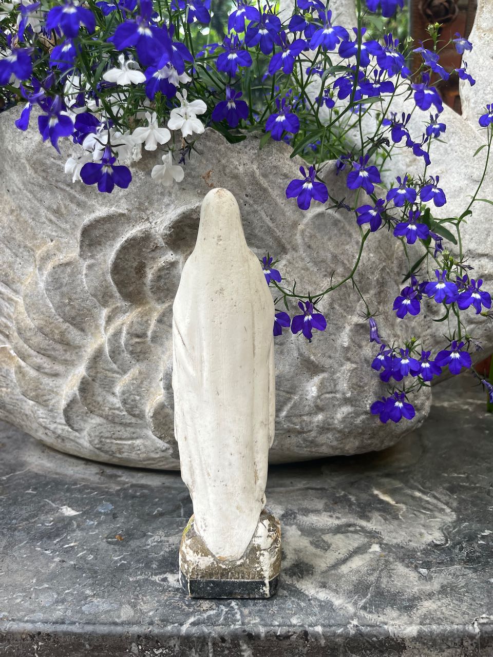 fa634 Small white robed 'our lady of lourdes' french vintage