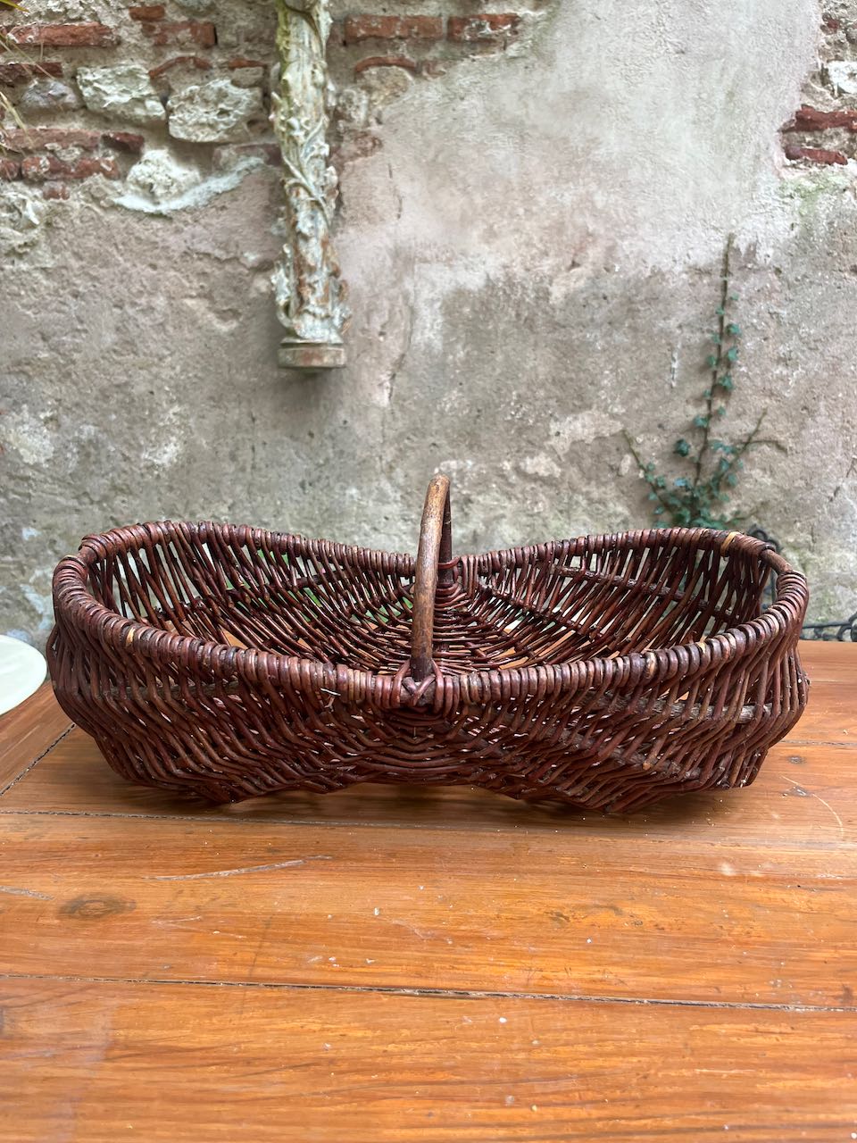 fa630 Lovely french panier made from Grapevines