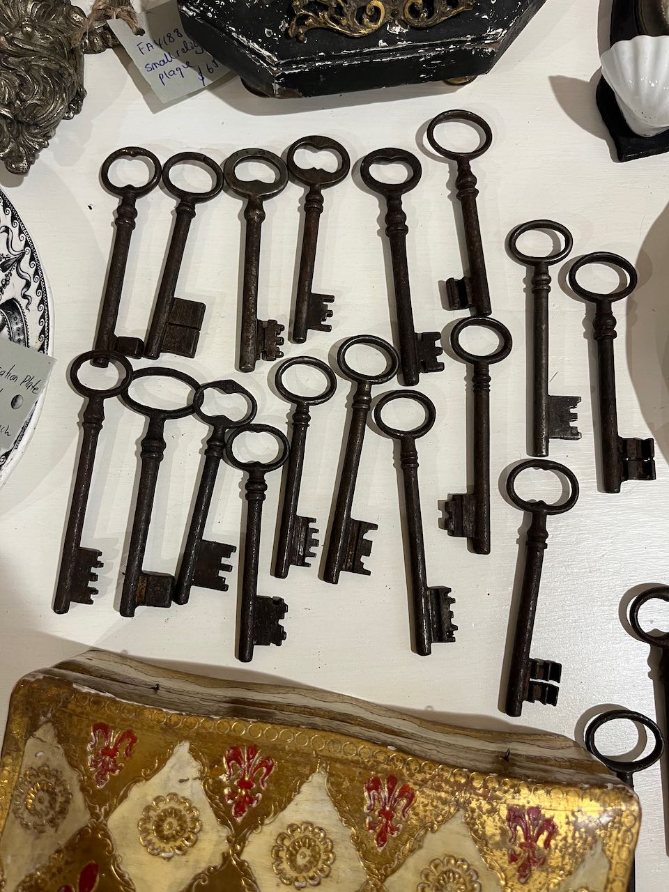 fa4053 Antique french Keys