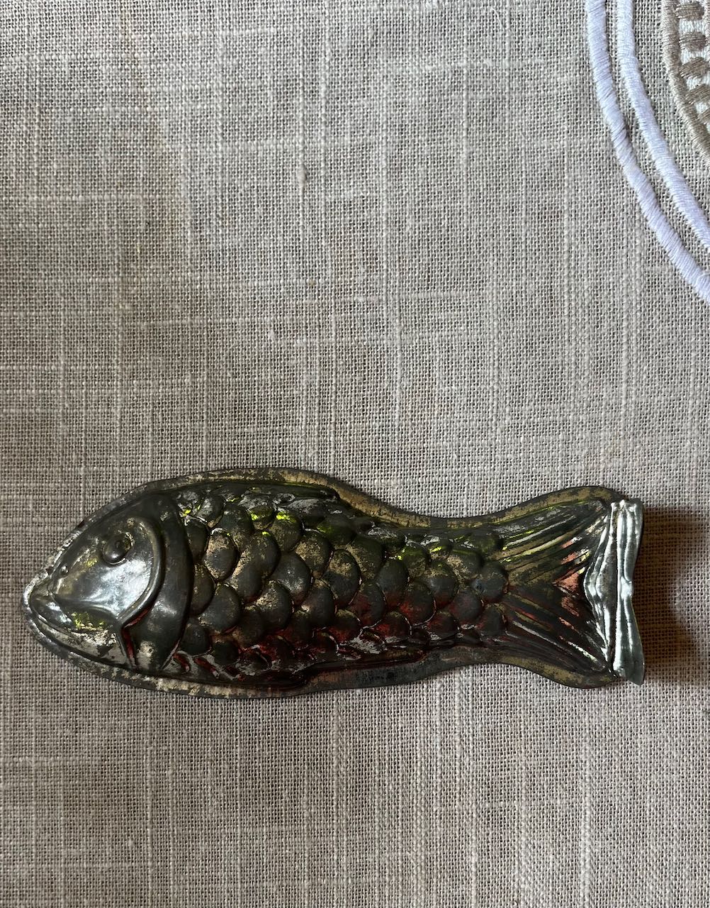 fa678 Little metal french chocolate moulds, each