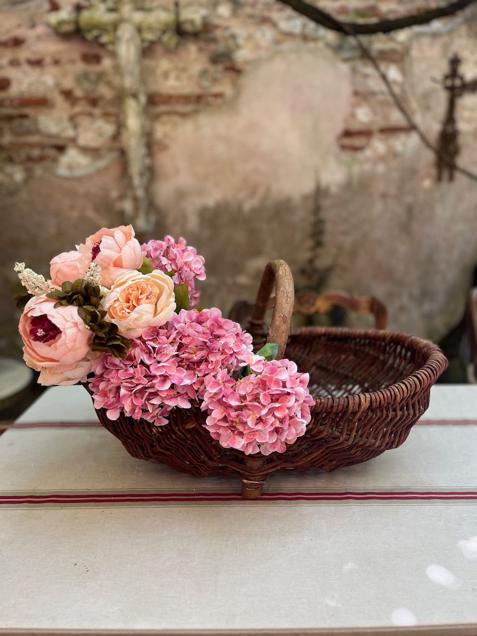 fa659 Lovely french vintage grape vine basket