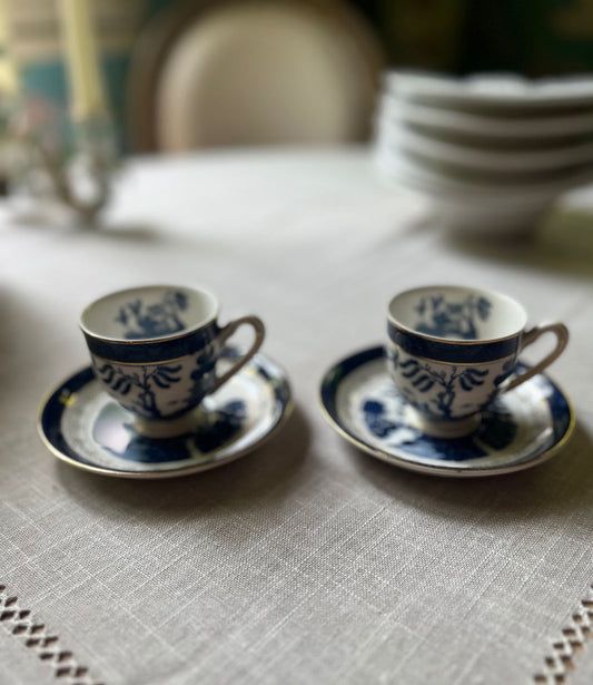 fa654 Small espresso cup and saucer, willow pattern