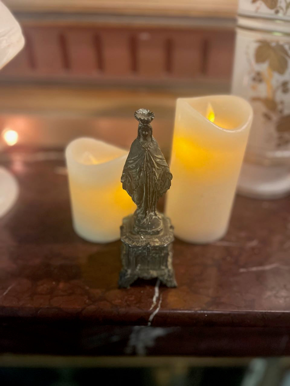 fa671 Small metal statue, our lady of lourdes