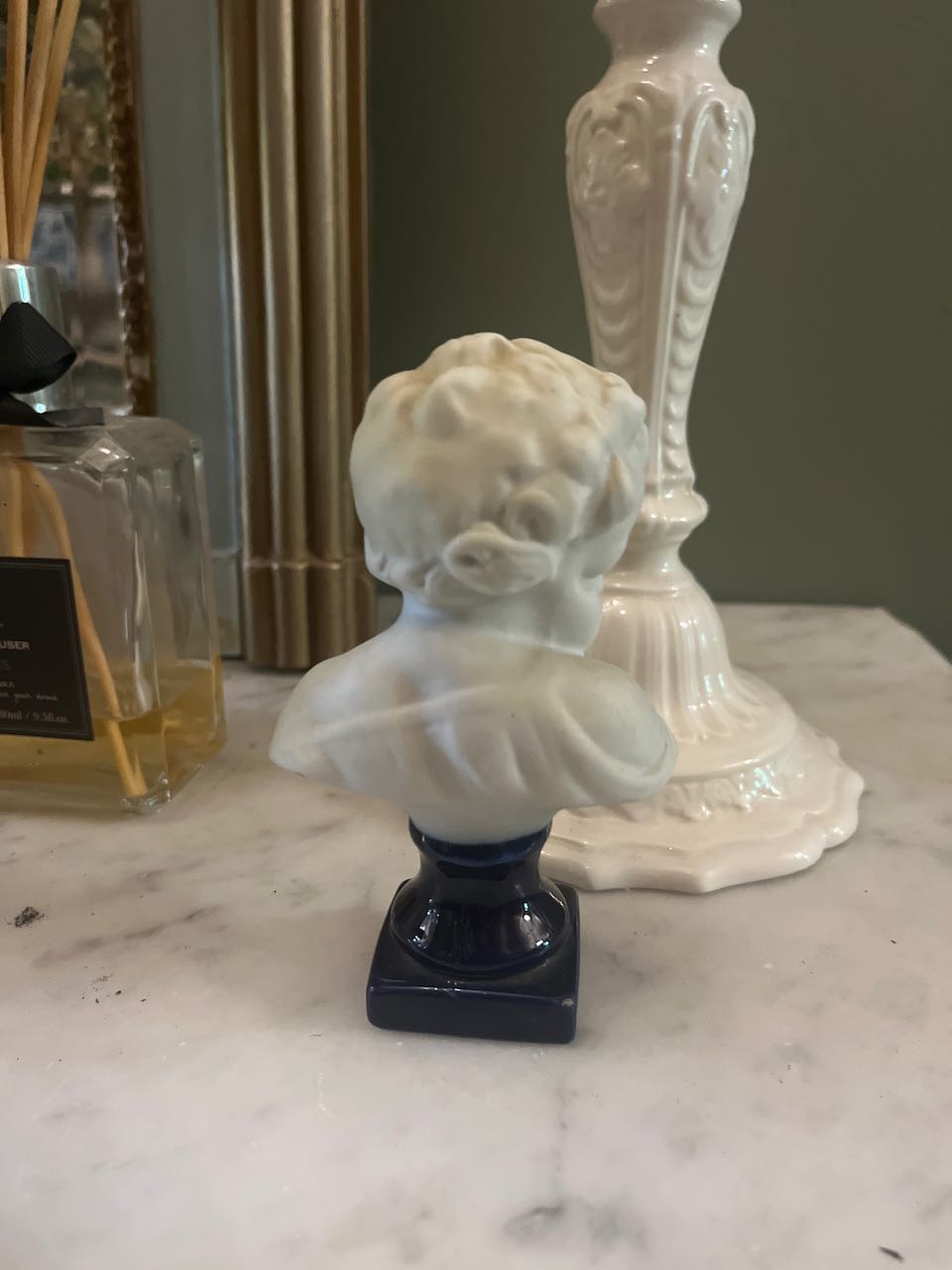 fa684 Small head of infant on stand, french, Limoge