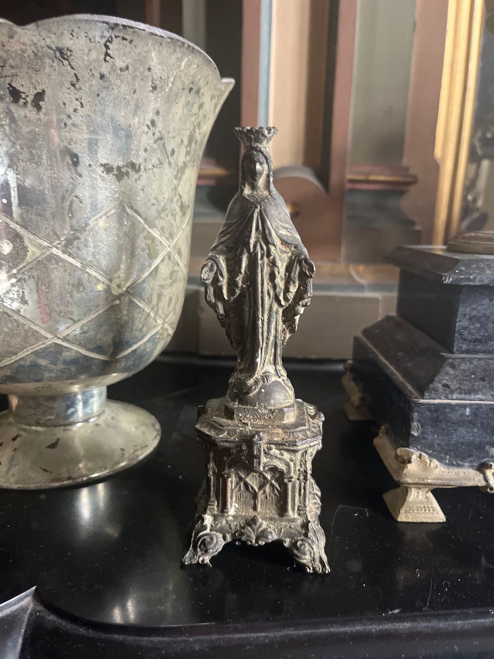 fa671 Small metal statue, our lady of lourdes