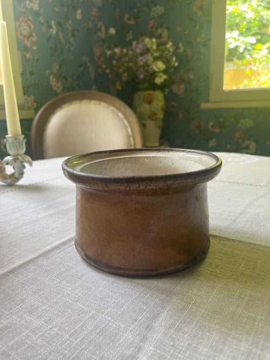 fa662 Small antique provencial bowl