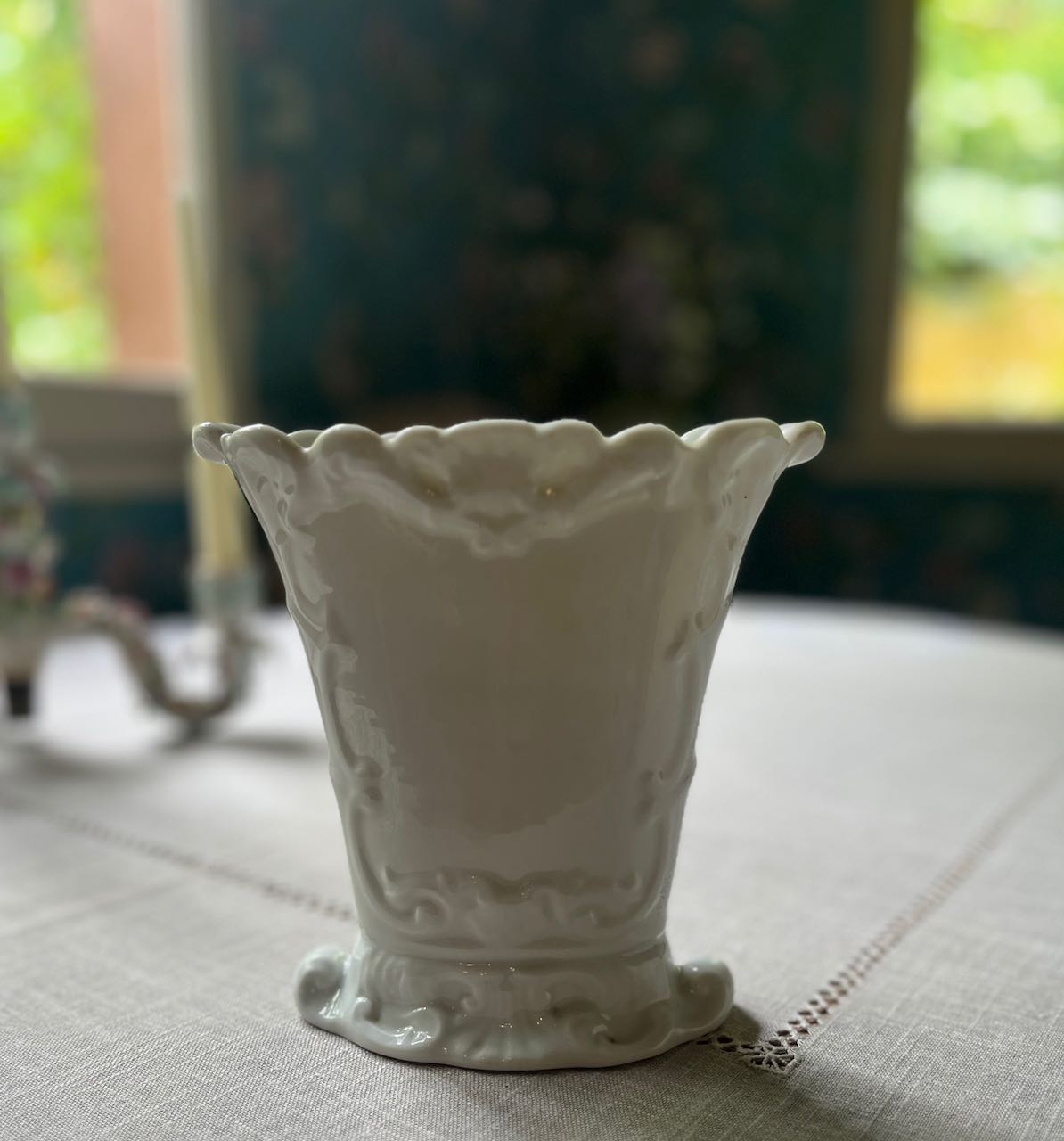 fa663 Pocelaine french wedding vase