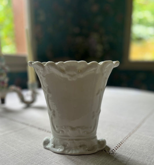 fa663 Pocelaine french wedding vase