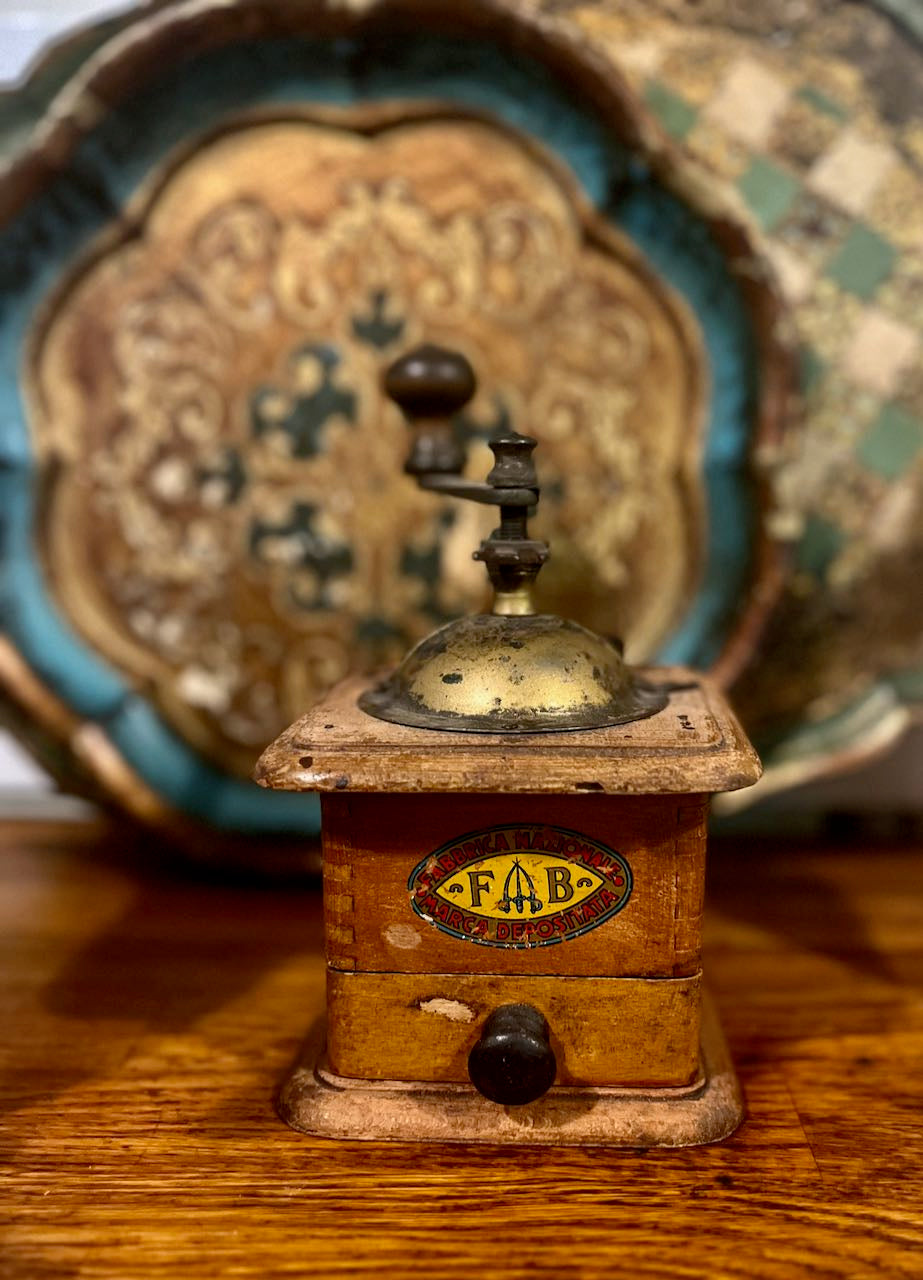 fa697 Vintage french coffee/pepper grinder