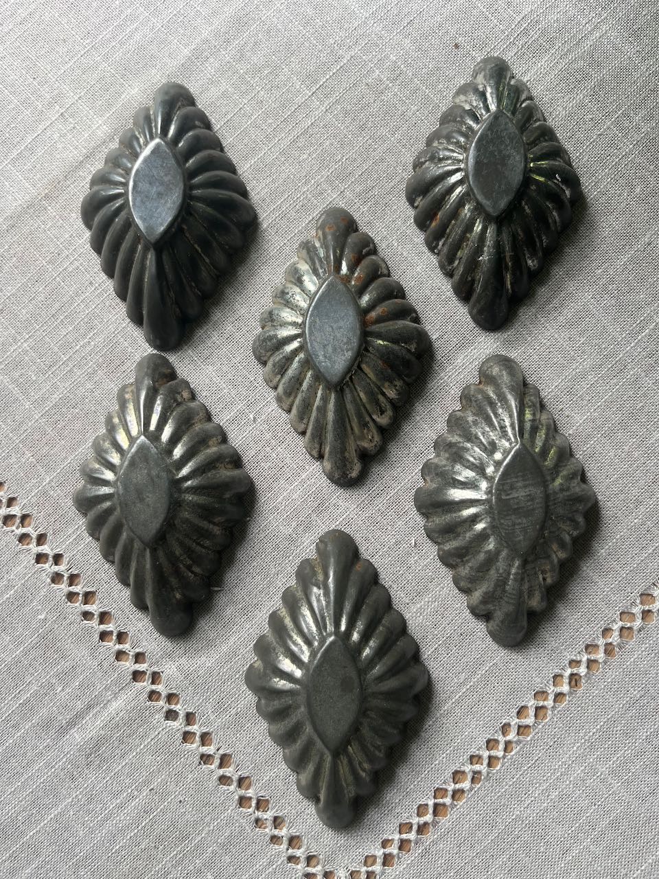 fa741 french diamond vintage cake tin,