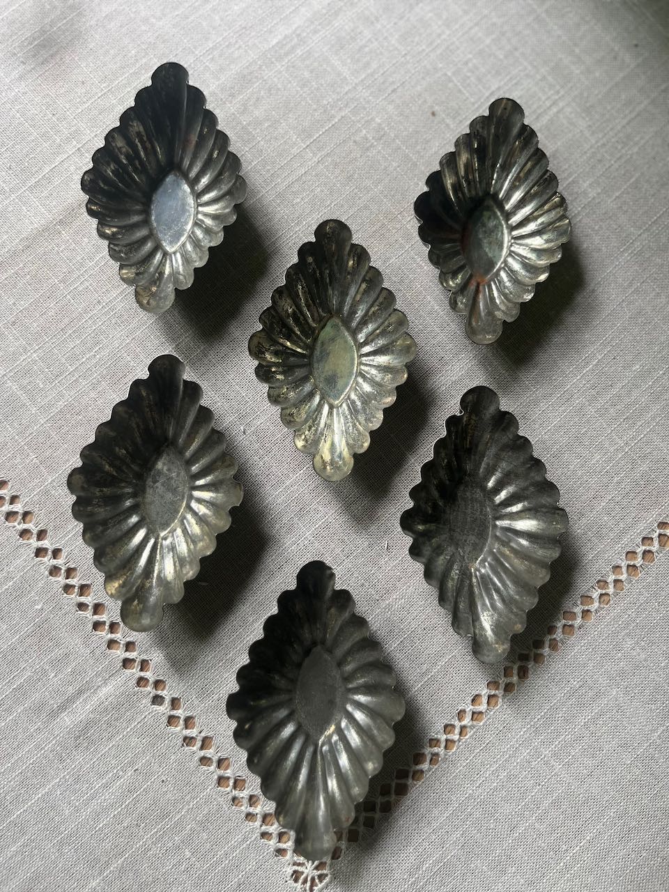 fa741 french diamond vintage cake tin,