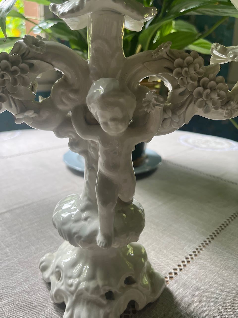 fa714 Cherub white, Italian candelabra