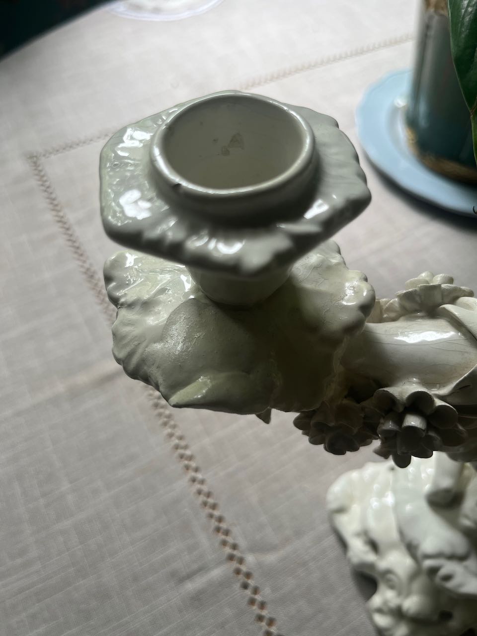 fa714 Cherub white, Italian candelabra