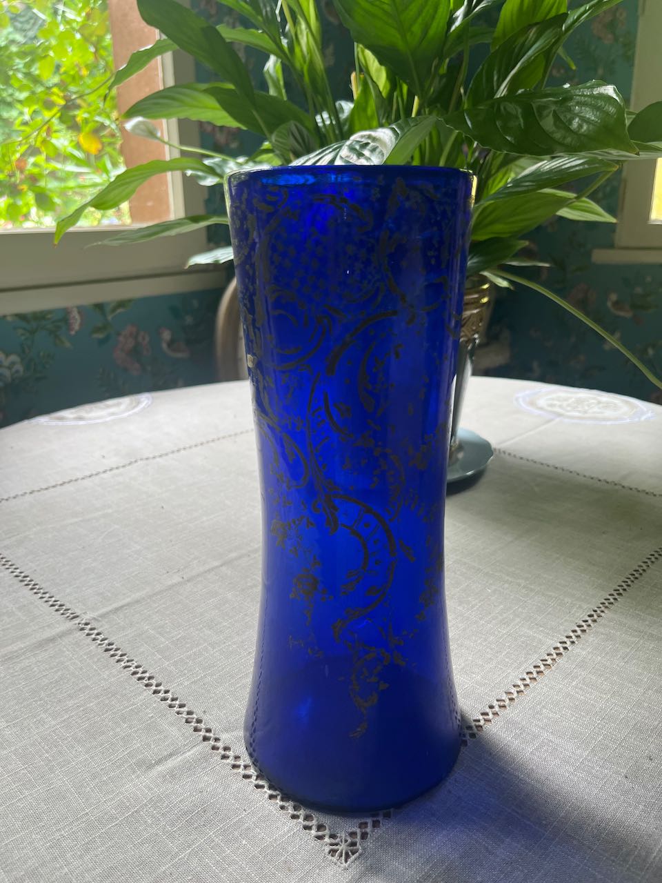 fa706 Tall dark blue french vintage glass vase with design on front