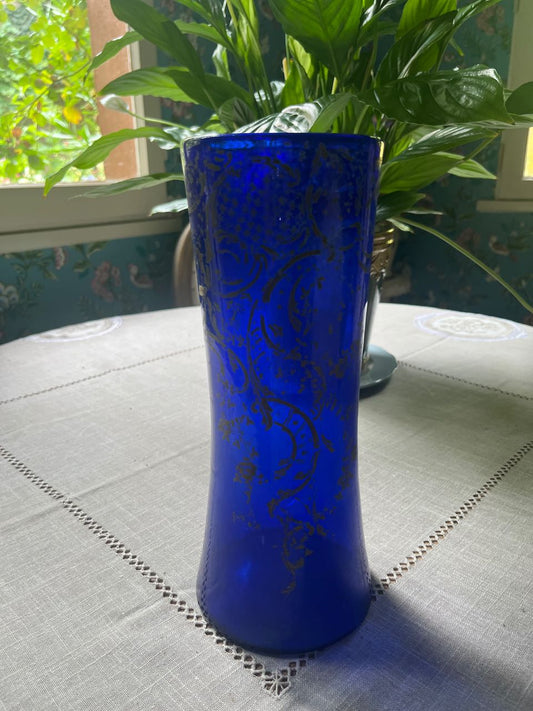 fa706 Tall dark blue french vintage glass vase with design on front