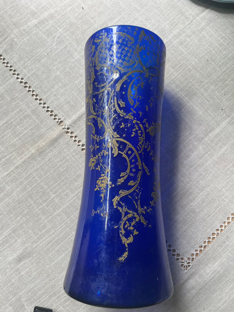 fa706 Tall dark blue french vintage glass vase with design on front