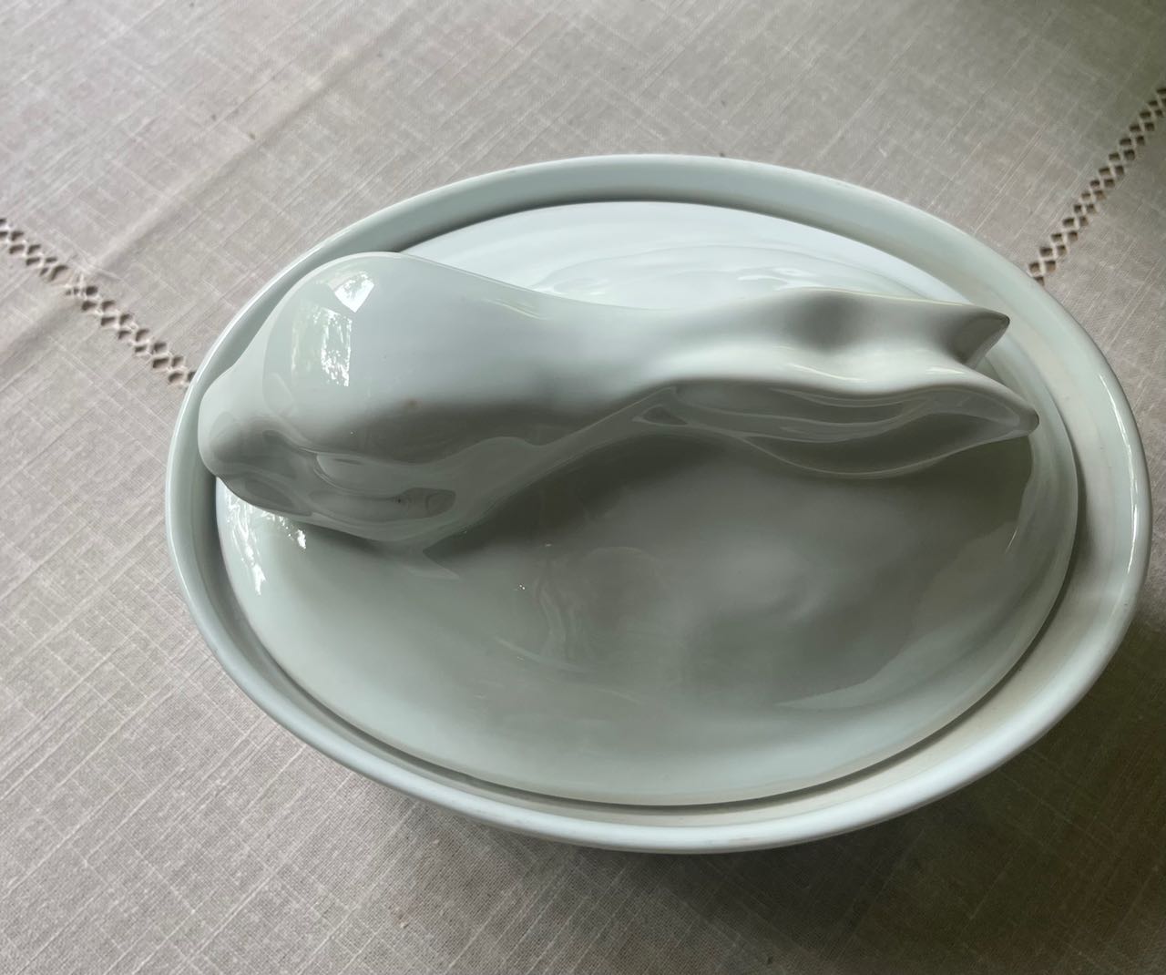 fa707 White Rabbit tureen