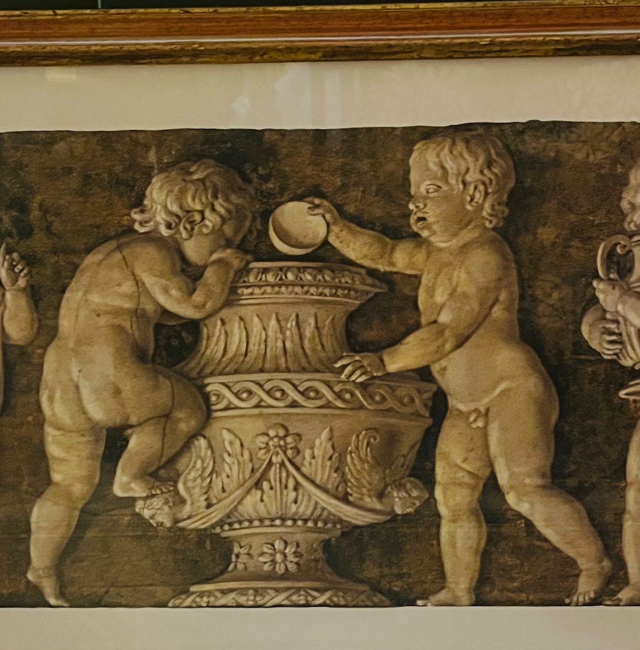 fa723 Long framed print of cherubs