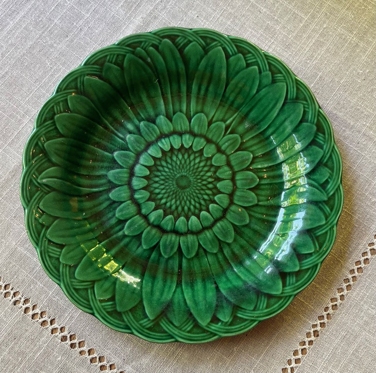 fa772 Green majolica English antique wedgewood sunflower plate