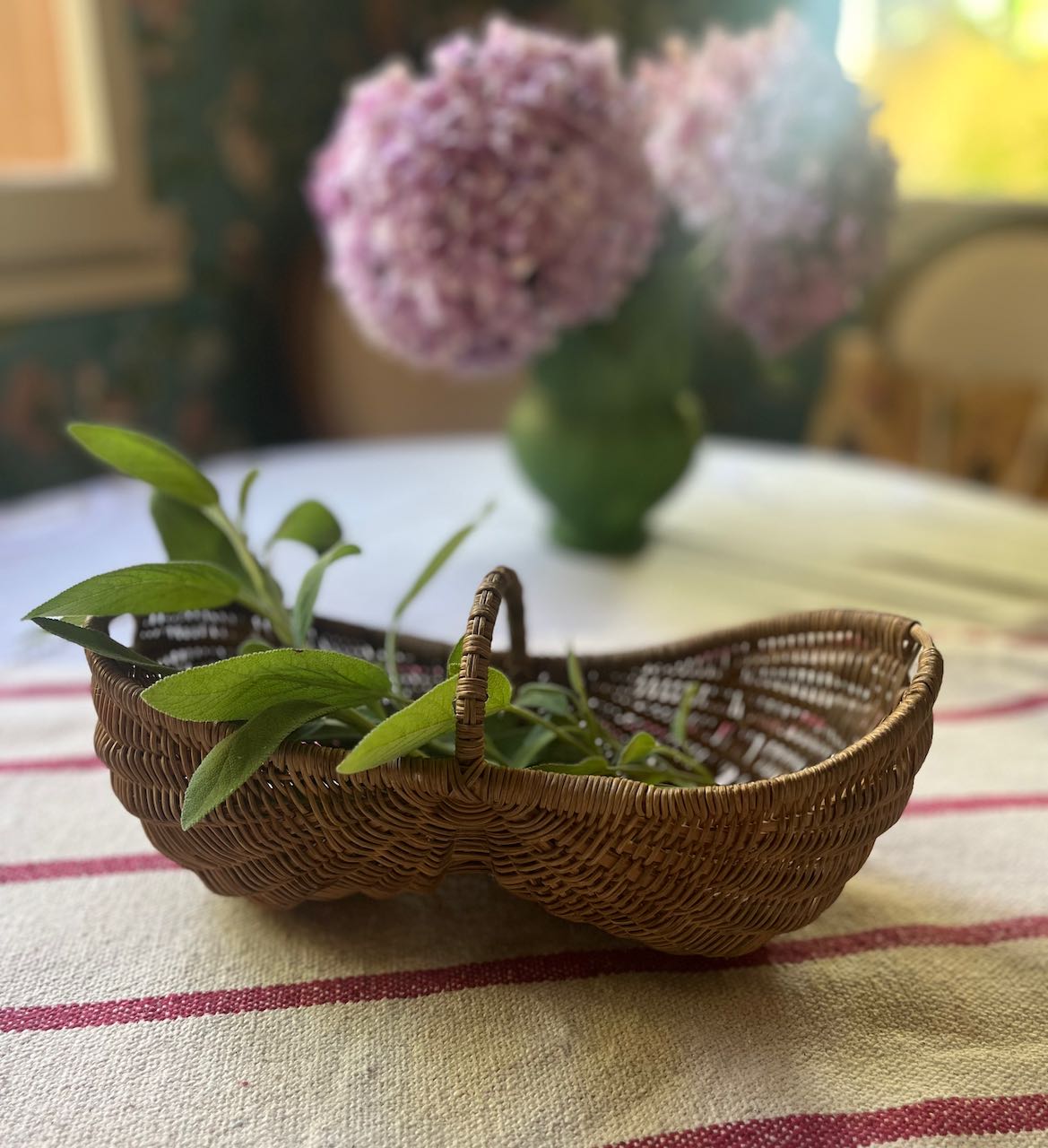 fa769 Small herb basket