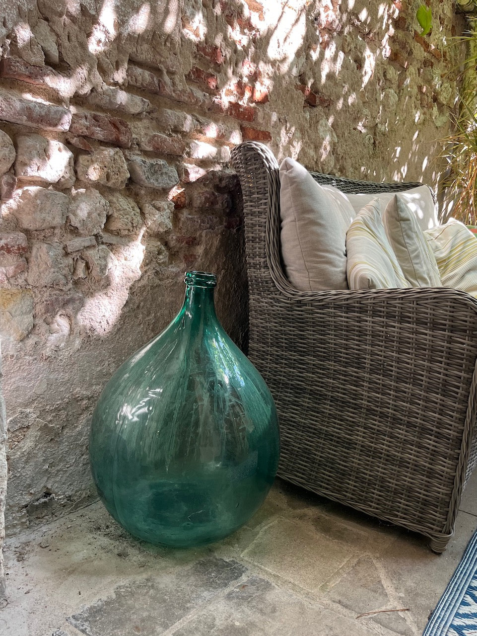 fa982 Very large Wine carrier bottle  ( Italy)