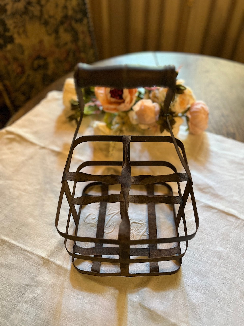 fa812 French Vintage bottle holder with wooden handle