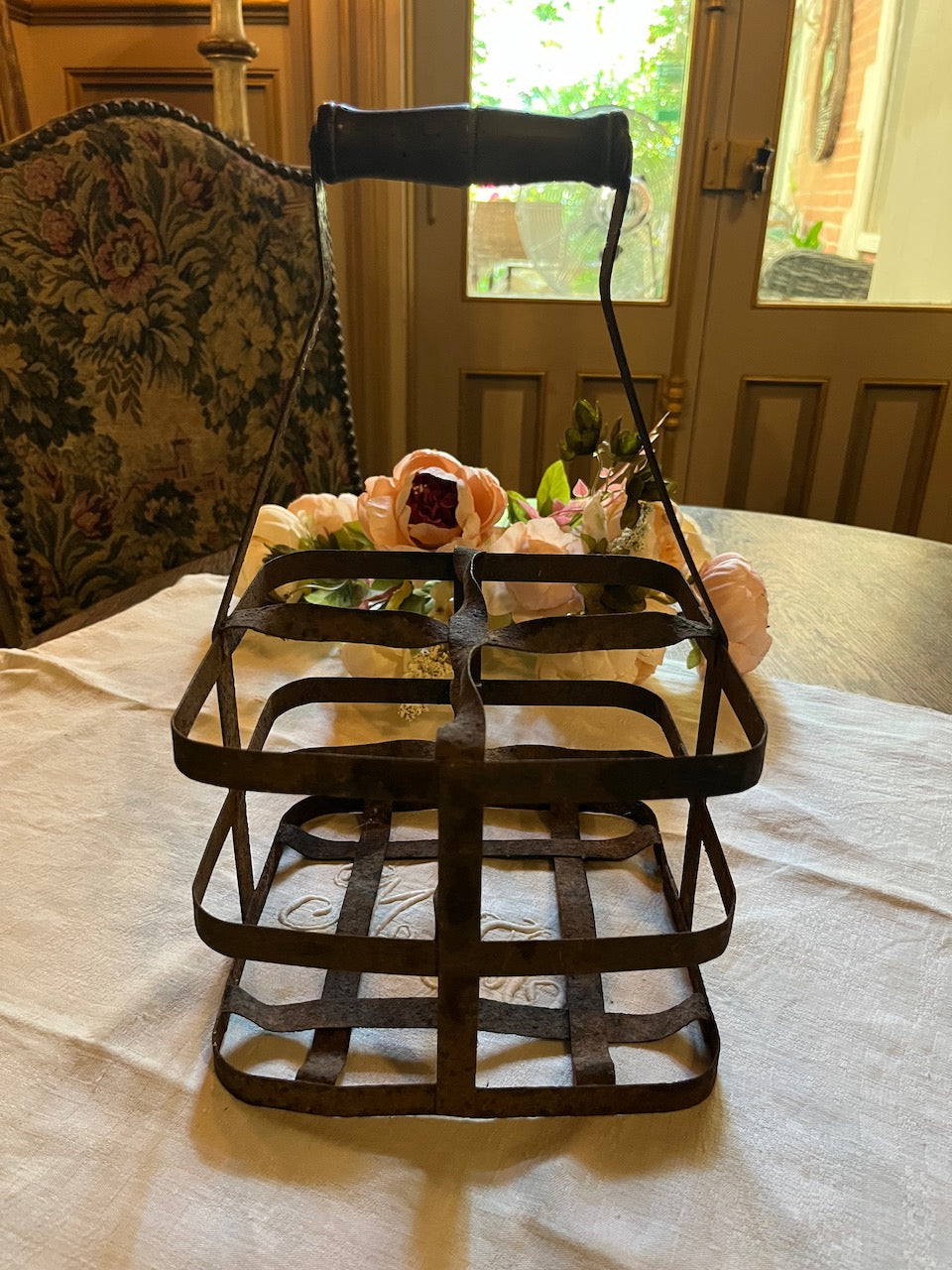 fa812 French Vintage bottle holder with wooden handle