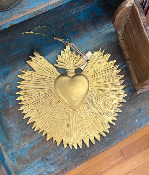 in3814 French inspired wall heart ray decoration
