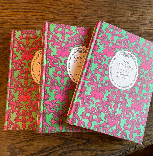 fa3195 Material bound French romance novel